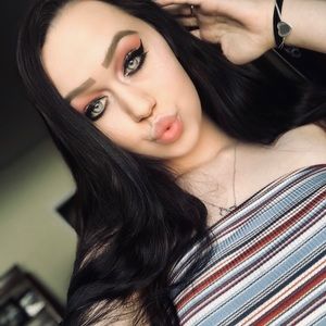 Meet your Posher, Liv